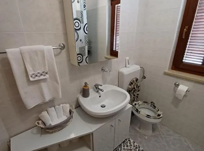 Gostinjska kuća Lovely Piantade Vrvari